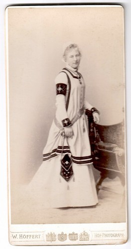 Kabinettfoto dame in - j1-,